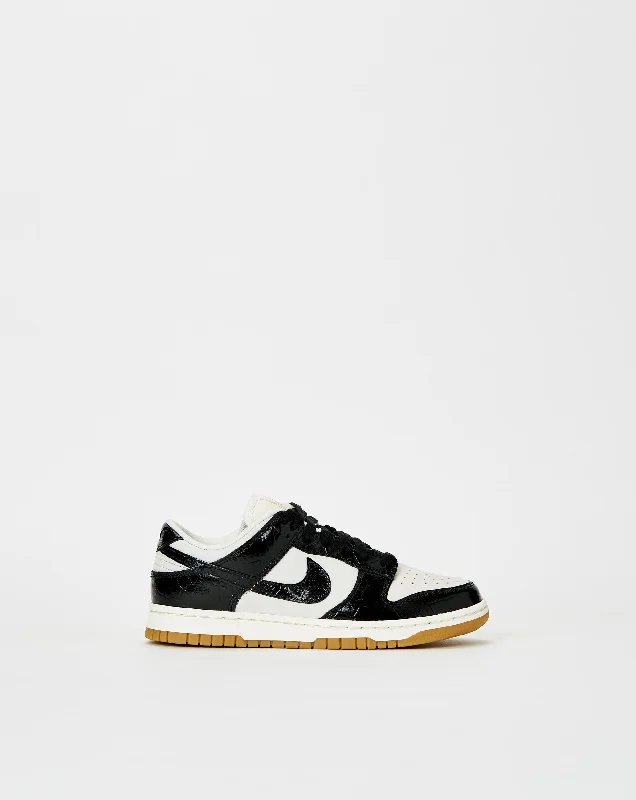 Women's Dunk Low LX