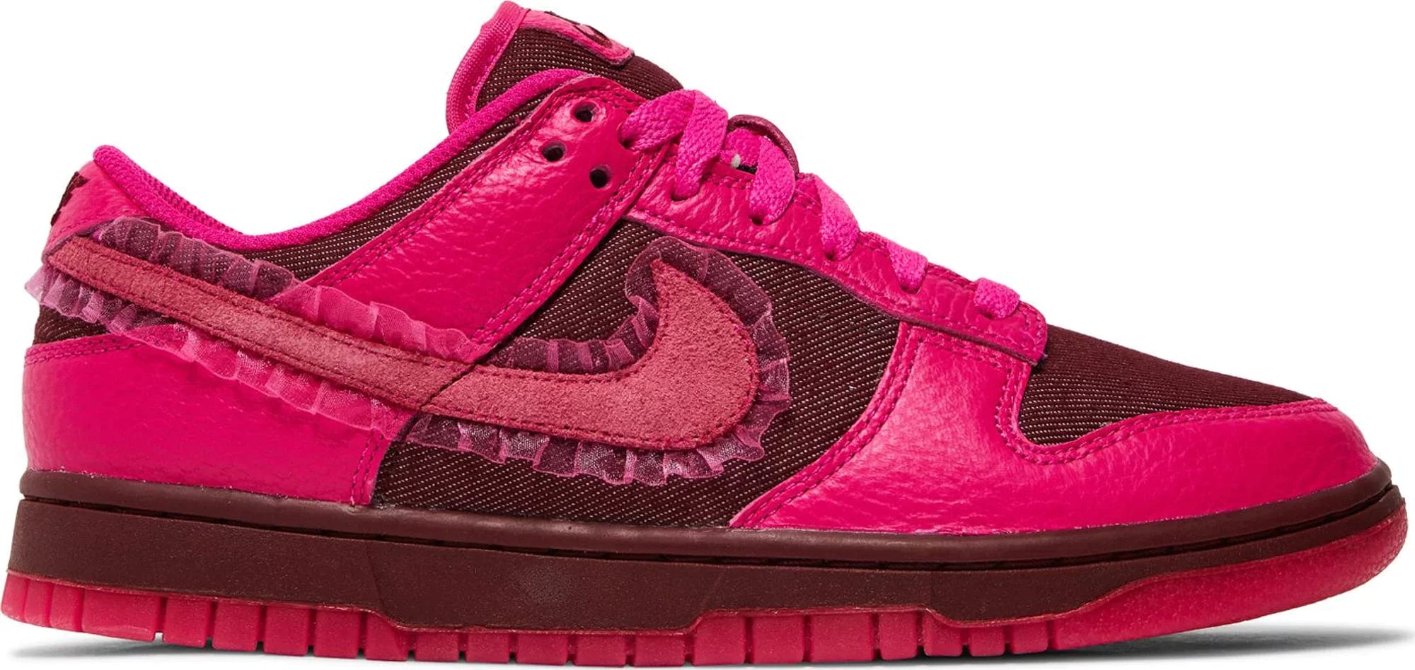 Nike Dunk Low Valentine's Day (2022) (W)