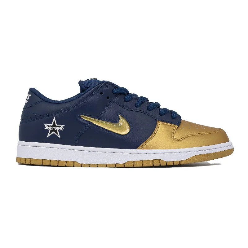 Nike SB Dunk Low, Supreme QS Metallic Gold