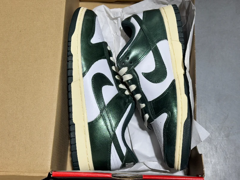 W Nike Dunk Low - Vintage Green Size 9W/7.5M