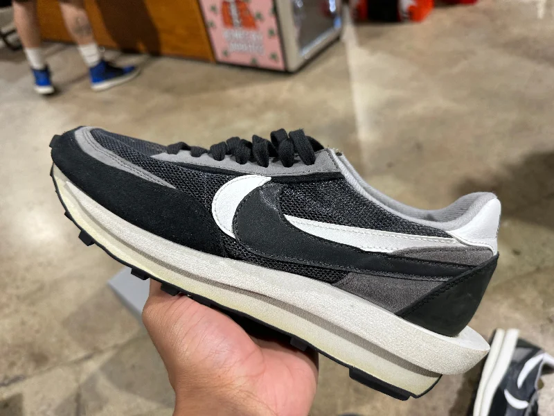 Nike LDWaffle / Sacai - Black Size 9.5